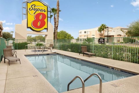 Super 8 by Wyndham Marana/Tucson Area Hotel in Marana