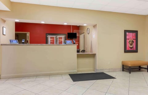 Extended Stay America Suites - Findlay - Tiffin Avenue Hotel in Findlay