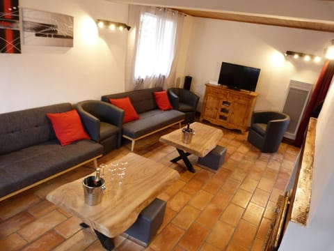 Grand Gîte Saint-Lary centre pour 15 pers. pouvant accueillir jusqu’à 17 pers. House in Saint-Lary-Soulan