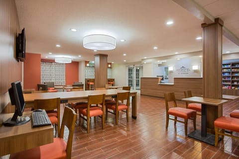 Microtel Inn & Suites by Wyndham Walterboro Hotel in Walterboro