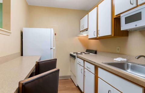 Extended Stay America Suites - Cleveland - Middleburg Heights Hotel in Middleburg Heights