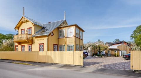 Property building, Street view