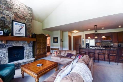Premier 4 Bedroom Ski In, Ski Out Lone Eagle Condo With The Best Access To Skiing In Keystone Appartement in Keystone