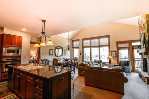 Premier 4 Bedroom Ski In, Ski Out Lone Eagle Condo With The Best Access To Skiing In Keystone Eigentumswohnung in Keystone