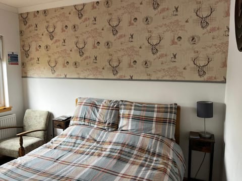 Exclusive Private double room, en-suite wet room Private entrance Apartment in Scotland