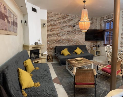 Living room, Seating area, Bedroom