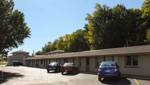 Golden Wheat Budget Host Inn Junction City Motel in Junction City