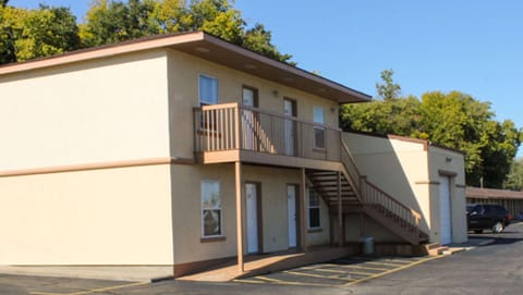 Golden Wheat Budget Host Inn Junction City Motel in Junction City