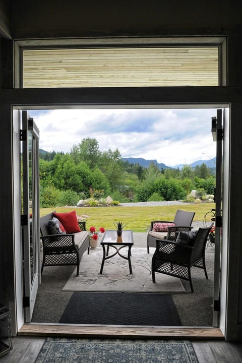 Valley View Apartment in Lake Cowichan