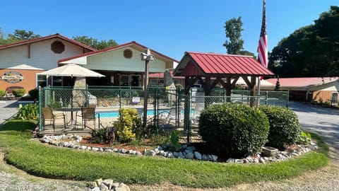 Bay Springs Country Inn & Marina Motel in Weiss Lake