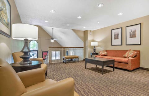 Extended Stay America Select Suites - Birmingham - Inverness Hotel in Vestavia Hills