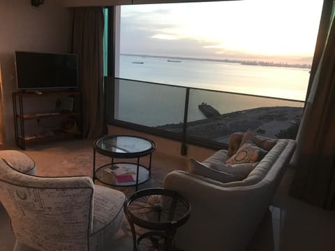 Living room, Seating area, Sea view, Sunrise