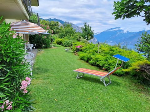 Paradise Garden & View Apartment in Tremosine