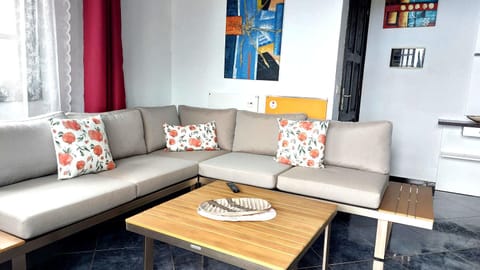 Apartment mit privatem Balkon sowie Meer- und Gebirgsblick im modernen Stil Condo in Icod de los Vinos