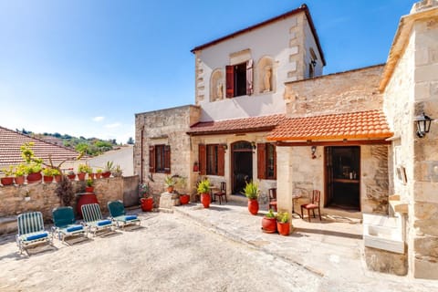 Property building, Day