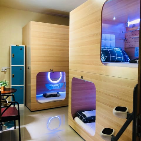 CapsulePod@Aljunied Hostel in Singapore