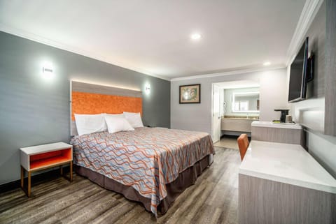 Travelodge Inn & Suites by Wyndham Bell Los Angeles Area Pousada in Commerce