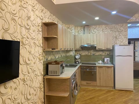 TV and multimedia, Kitchen or kitchenette, oven