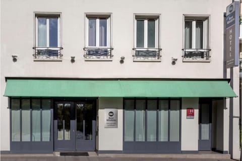 Property building, Facade/entrance