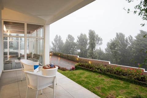 StayVista at The Lilly Ooty with Breakfast Chalet in Ooty