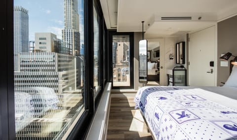 Bedroom, City view