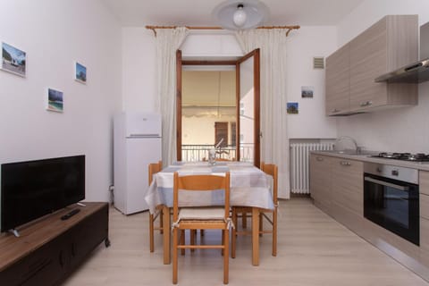 S173 - Sirolo, ampio trilocale comodo ai servizi sx Apartment in Sirolo