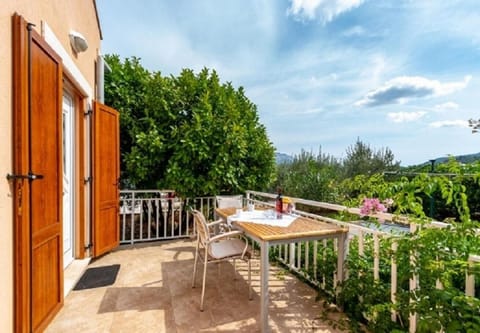 Patio, Balcony/Terrace, Seating area