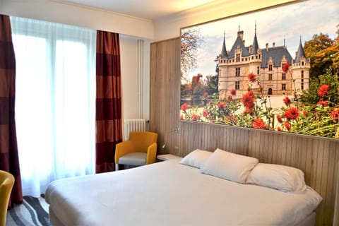 Bed, Photo of the whole room, Decorative detail