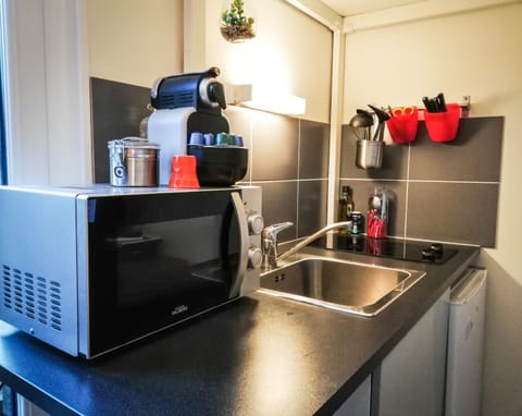 Coffee/tea facilities, Kitchen or kitchenette