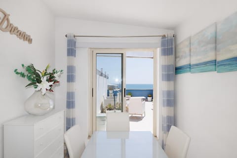 Attico LUX Apartamento in Ostia