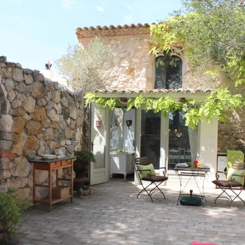 Facade/entrance, Garden view