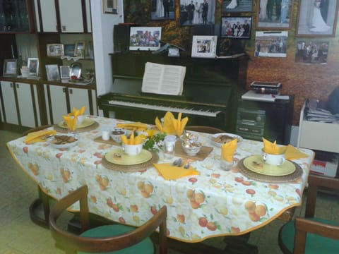 Dining area, On site