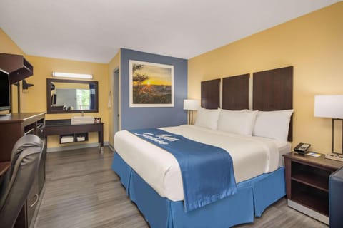 Days Inn by Wyndham Muscle Shoals Hotel in Pickwick Lake