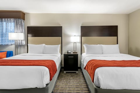 Comfort Inn & Suites Tigard near Washington Square Hotel in Tigard