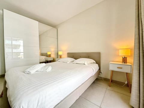 Villa D'Este - Apt 4 prs - clim - 300m plage - piscine Apartment in Antibes