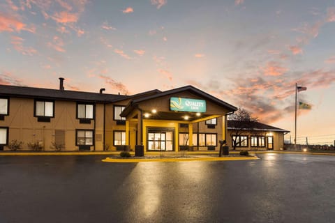 Quality Inn Hotel in Marquette