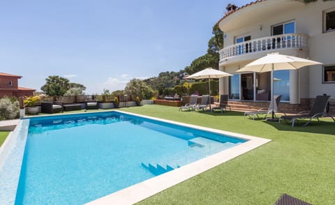 2 Brav - Lloret de Mar Chalet in Selva