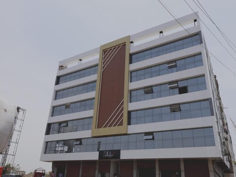 Hotel Treats Near Amanora Mall Hotel in Pune