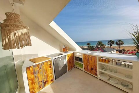 Balcony/Terrace, Sea view, dishwasher, stove, kitchen