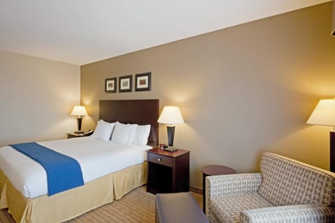 Holiday Inn Express & Suites Malone, an IHG Hotel Hotel in Adirondack Mountains