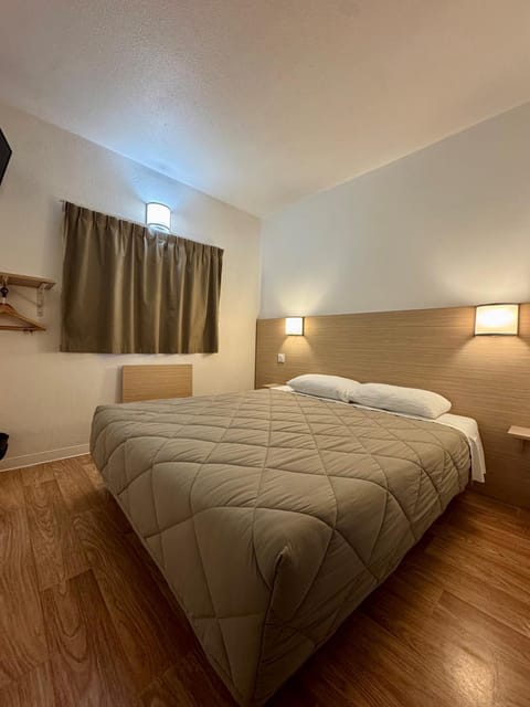 Shower, Photo of the whole room, Bedroom