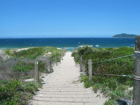 Beach House House in Hawks Nest