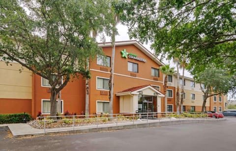 Extended Stay America Select Suites Tampa Airport Memorial Hwy Hotel in Town N Country