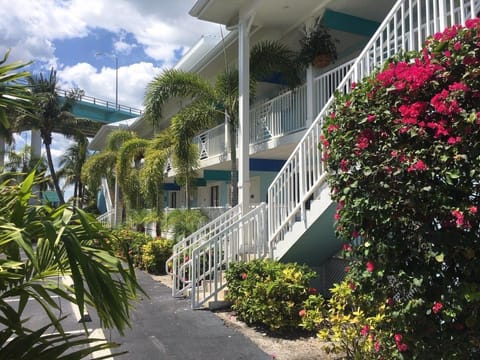 Matanzas Inn Motel in Estero Island