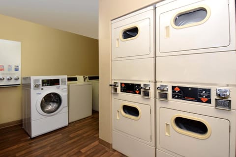 Area and facilities, laundry, washing machine, dryer