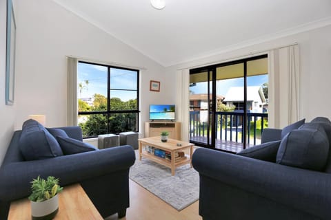 Pet Friendly on Pelican Close to Myall River House in Hawks Nest