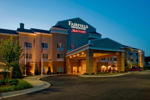 Fairfield Inn & Suites Columbus Hotel in Columbus
