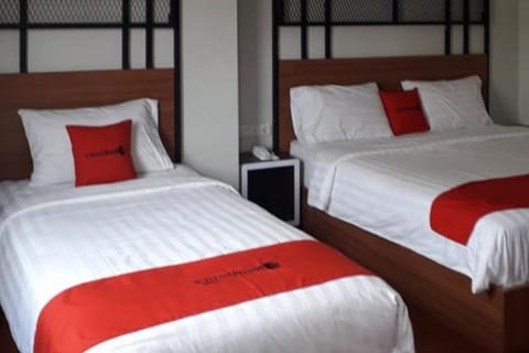 RedDoorz Plus @ Doorman Guest House Hotel in Bandung