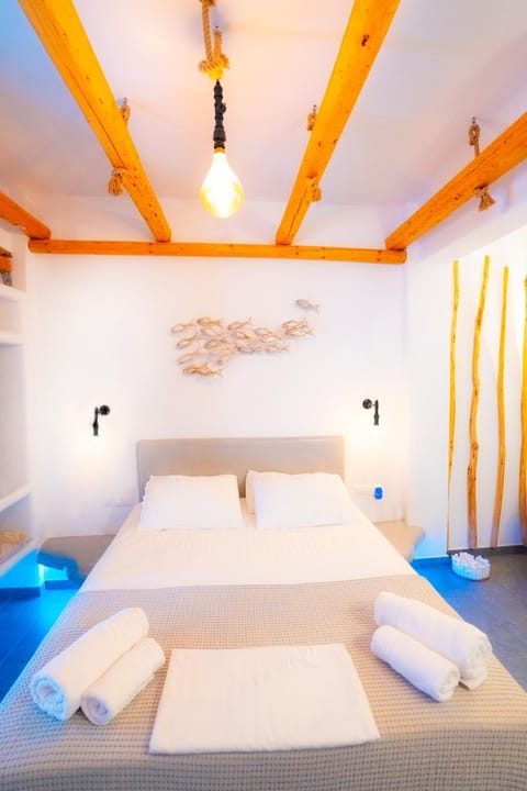 Mantellina Suites Apartment hotel in Kea-Kythnos