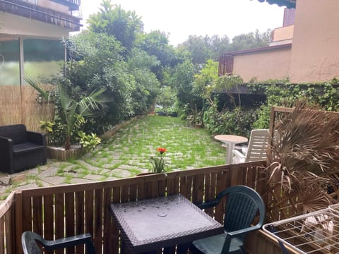 Garden view, Garden view